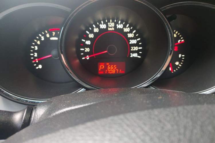 Used Kia Sorento 2009 2.4L Comfort Edition Odometer Close Up