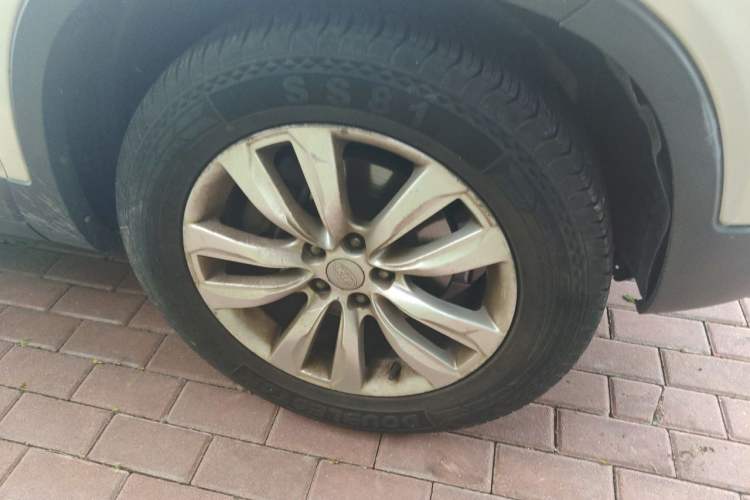 Used Kia Sorento 2009 2.4L Comfort Edition Right Front Wheel Hub