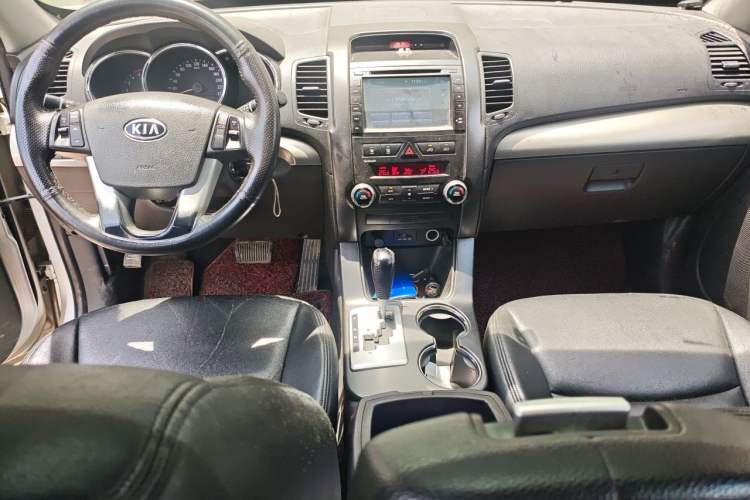 Used Kia Sorento 2010 2.2T Diesel Comfort Edition Audio And AC Panel
