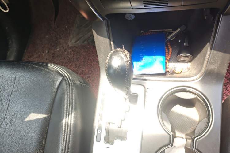 Used Kia Sorento 2010 2.2T Diesel Comfort Edition Gear Lever