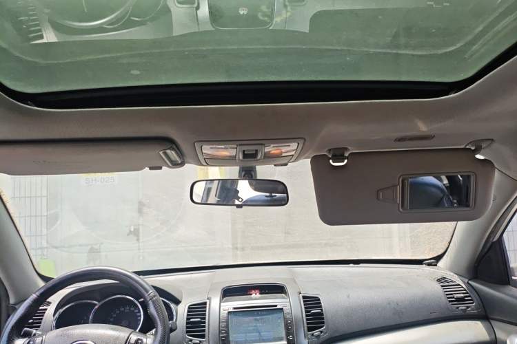 Used Kia Sorento 2010 2.2T Diesel Comfort Edition Headliner