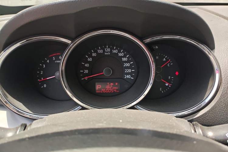 Used Kia Sorento 2010 2.2T Diesel Comfort Edition Instrument Cluster