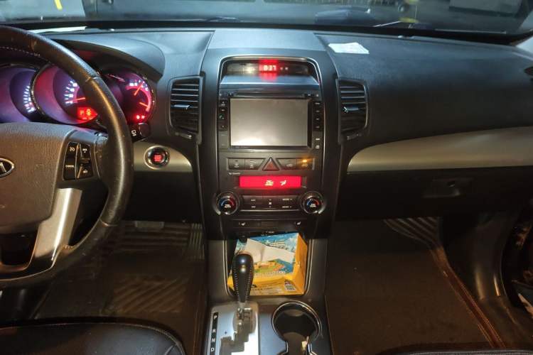 Used Kia Sorento 2012 2.4L Gasoline Luxury Edition Audio And AC Panel