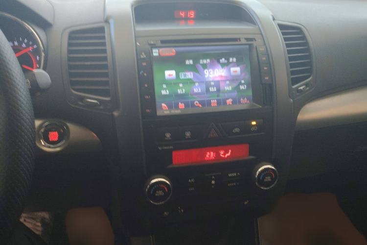 Used Kia Sorento 2012 2.4L Gasoline Supreme Edition Audio And AC Panel