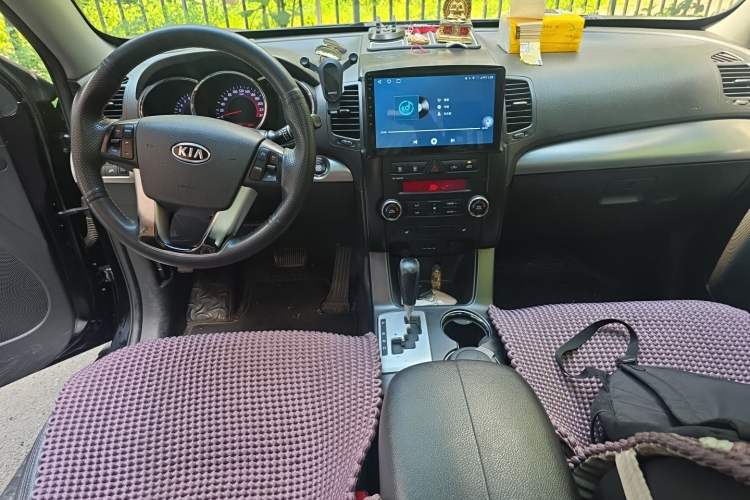 Used Kia Sorento 2012 2.4L Gasoline Luxury Edition Center Console