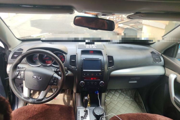 Used Kia Sorento 2012 2.4L Gasoline Supreme Edition Center Console