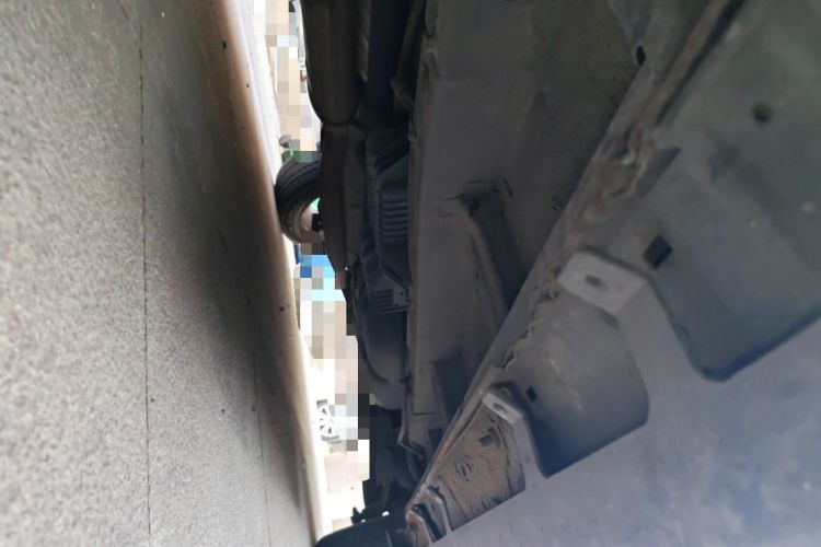 Used Kia Sorento 2012 2.4L Gasoline Comfort Edition Chassis Front Left
