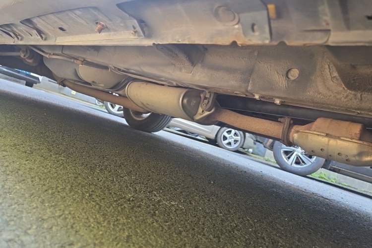 Used Kia Sorento 2012 2.4L Gasoline Luxury Edition Chassis Front Right