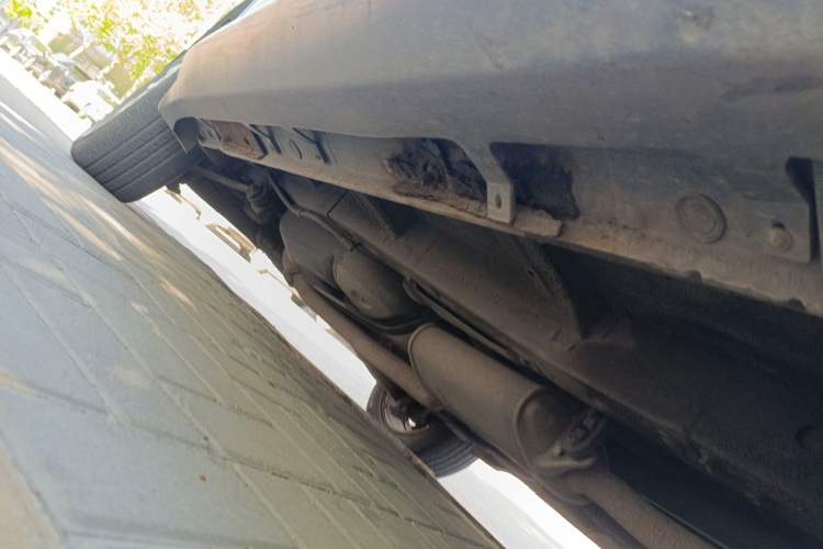 Used Kia Sorento 2012 2.4L Gasoline Luxury Edition Chassis Front Right