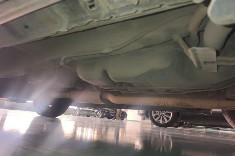 Used Kia Sorento 2012 2.4L Gasoline Luxury Edition Chassis Rear Left