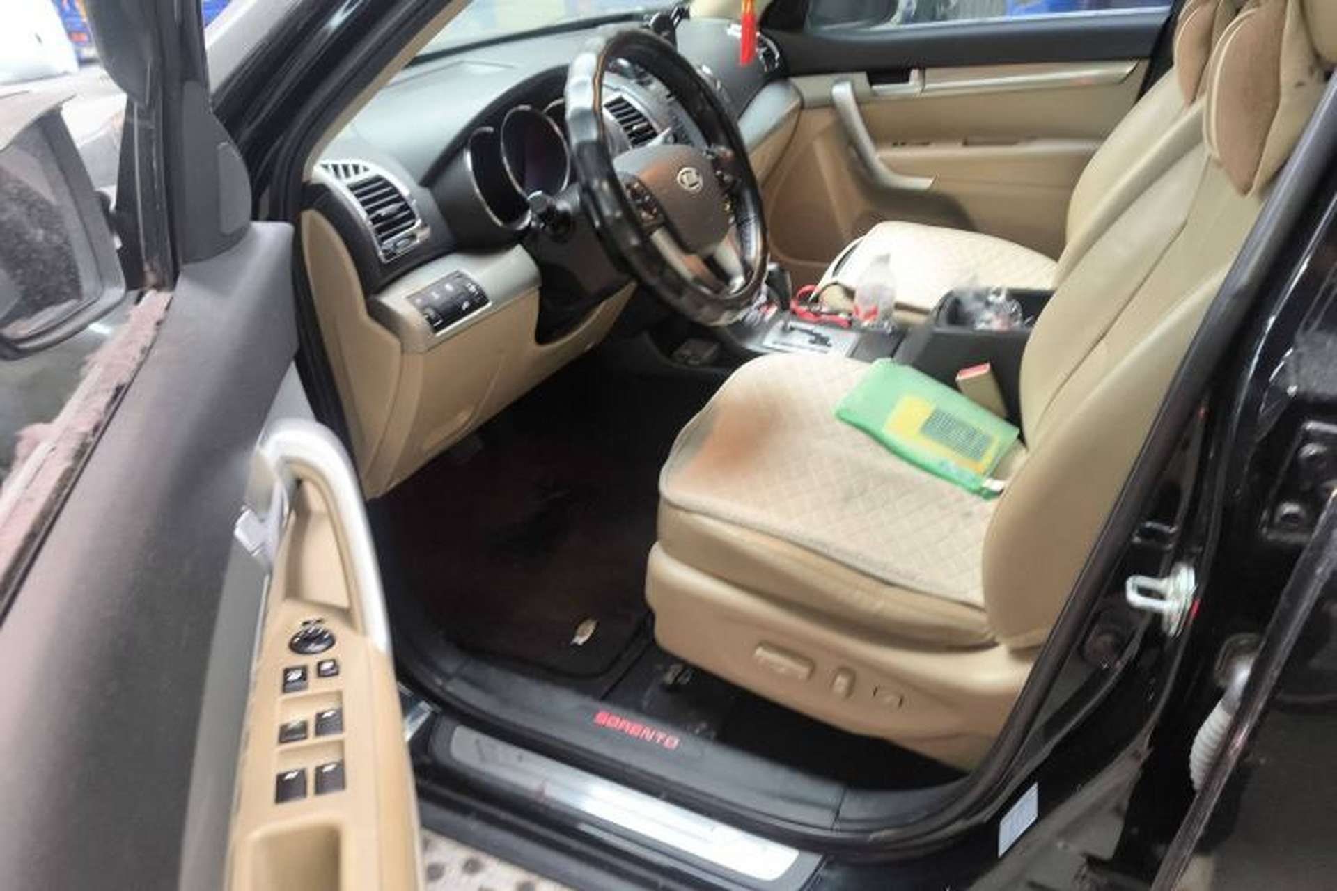 Used Kia Sorento 2012 2.4L Gasoline Luxury Edition Driver Seat