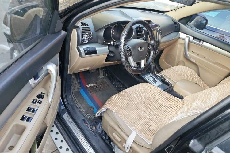 Used Kia Sorento 2012 2.4L Gasoline Comfort Edition Driver Seat