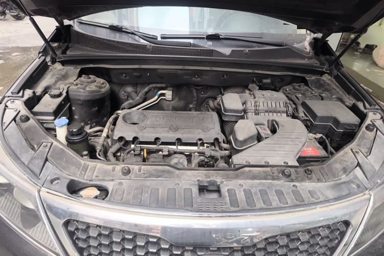 Used Kia Sorento 2012 2.4L Gasoline Luxury Edition Engine Bay
