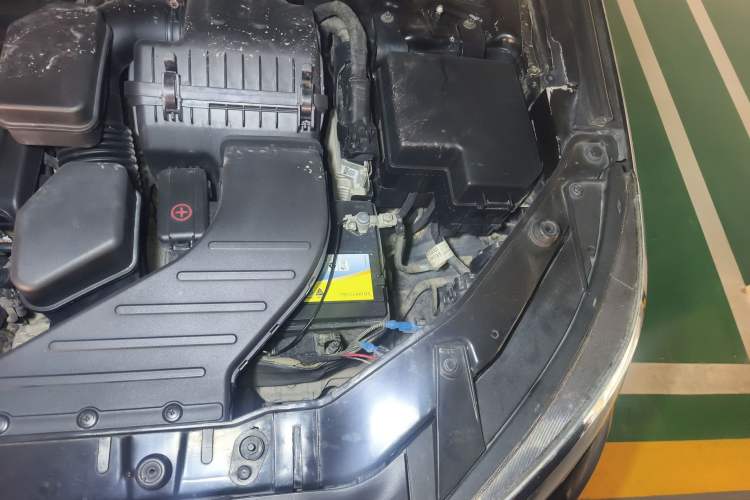 Used Kia Sorento 2012 2.4L Gasoline Luxury Edition Engine Bay Left