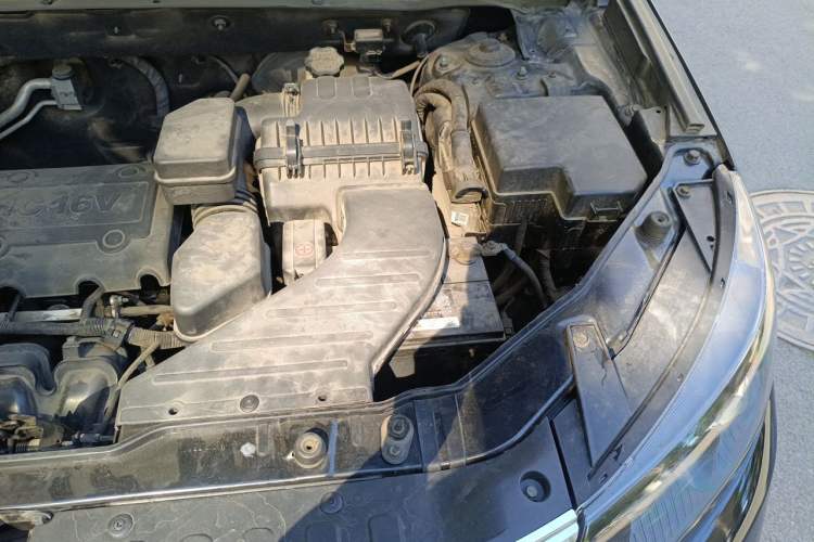 Used Kia Sorento 2012 2.4L Gasoline Luxury Edition Engine Bay Left