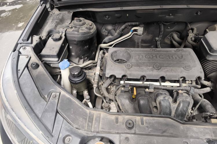 Used Kia Sorento 2012 2.4L Gasoline Luxury Edition Engine Bay Right