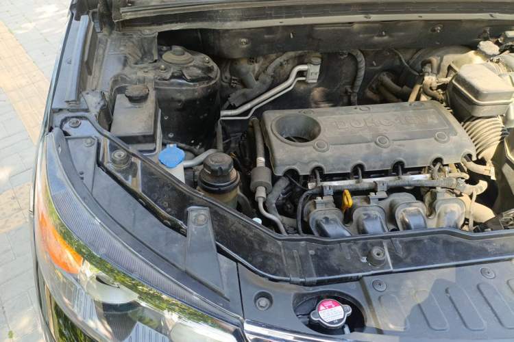 Used Kia Sorento 2012 2.4L Gasoline Luxury Edition Engine Bay Right