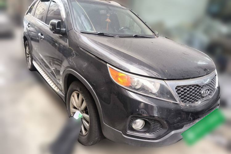 Used Kia Sorento 2012 2.4L Gasoline Luxury Edition Front Right 45 Deg