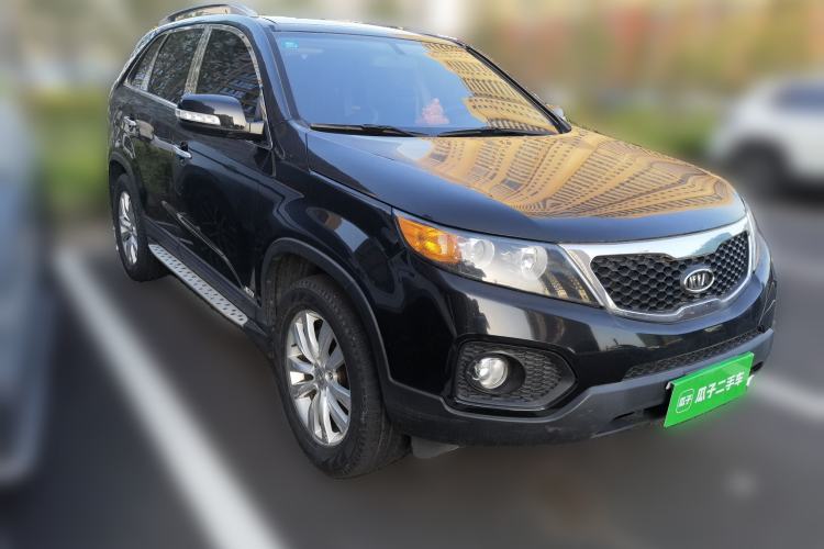 Used Kia Sorento 2012 2.4L Gasoline Comfort Edition Front Right 45 Deg