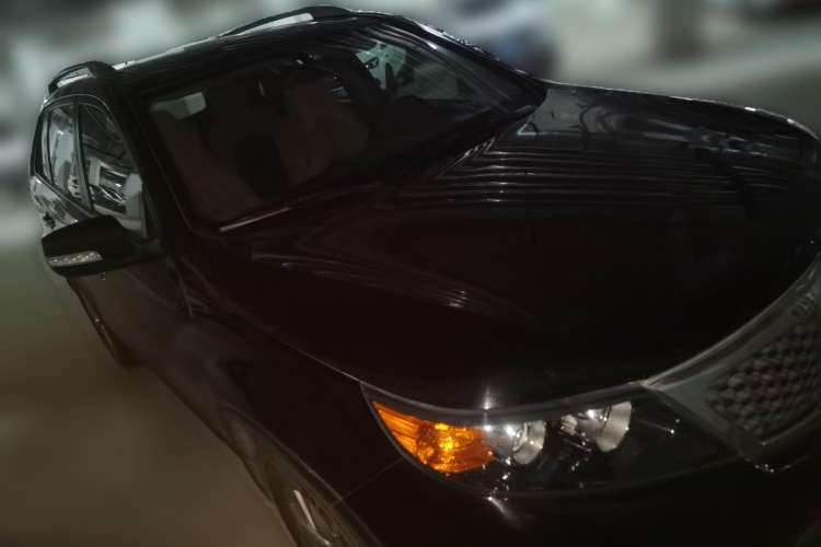 Used Kia Sorento 2012 2.4L Gasoline Comfort Edition Front Right 45 Deg