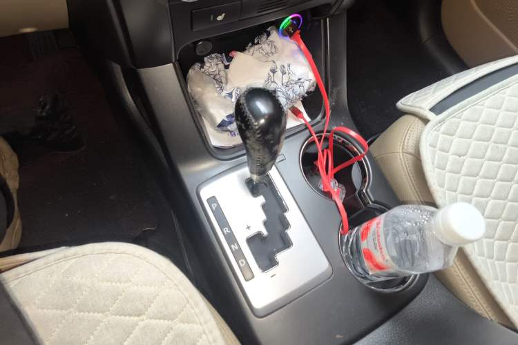 Used Kia Sorento 2012 2.4L Gasoline Luxury Edition Gear Lever