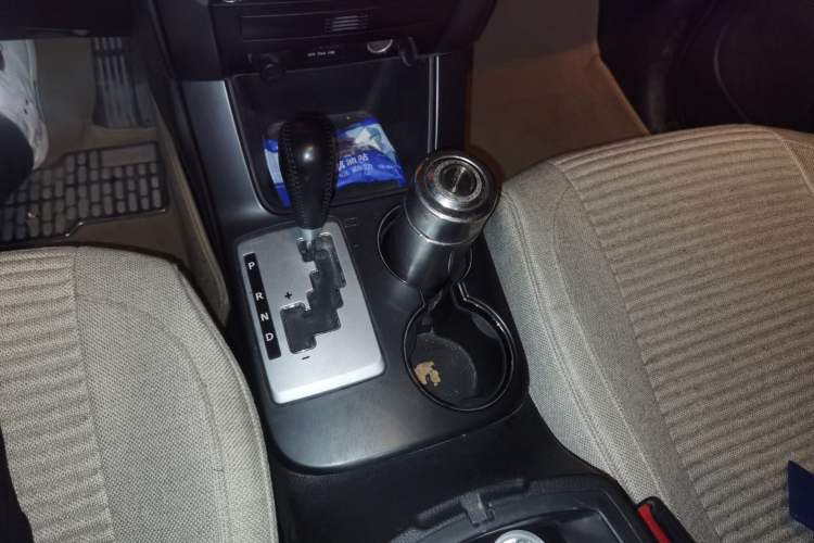 Used Kia Sorento 2012 2.4L Gasoline Comfort Edition Gear Lever