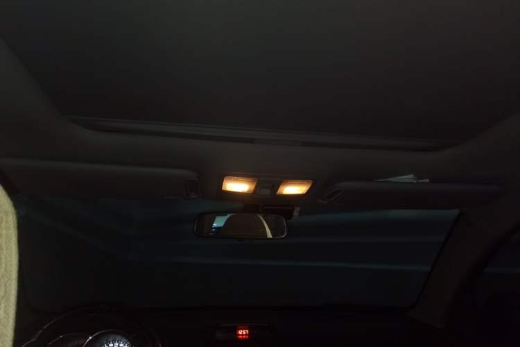 Used Kia Sorento 2012 2.4L Gasoline Comfort Edition Headliner