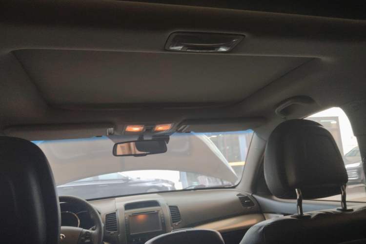 Used Kia Sorento 2012 2.4L Gasoline Supreme Edition Headliner