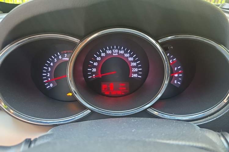 Used Kia Sorento 2012 2.4L Gasoline Luxury Edition Instrument Cluster