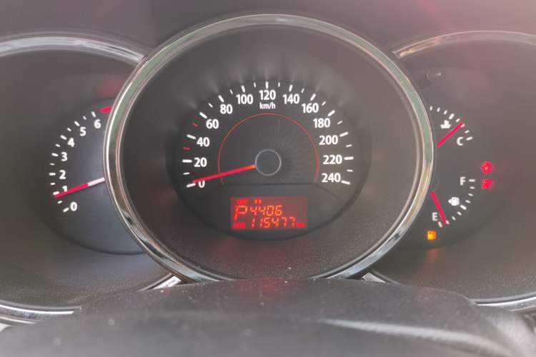 Used Kia Sorento 2012 2.4L Gasoline Comfort Edition Instrument Cluster