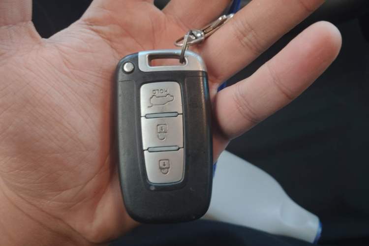 Used Kia Sorento 2012 2.4L Gasoline Supreme Edition Interior 1