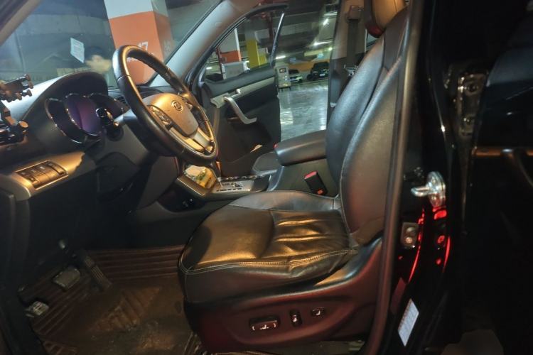 Used Kia Sorento 2012 2.4L Gasoline Luxury Edition Left Front Seat