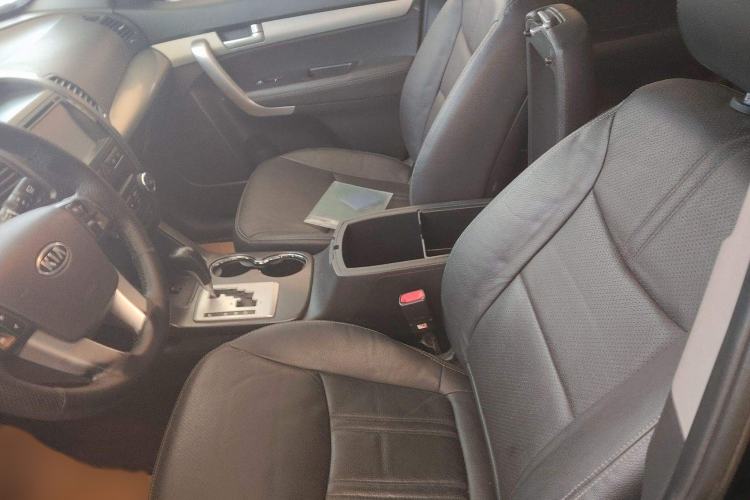 Used Kia Sorento 2012 2.4L Gasoline Supreme Edition Left Front Seat