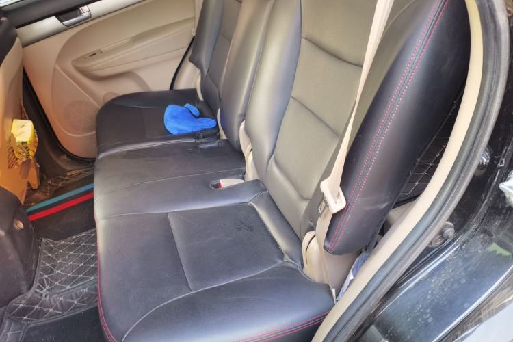 Used Kia Sorento 2012 2.4L Gasoline Comfort Edition Left Rear Seat