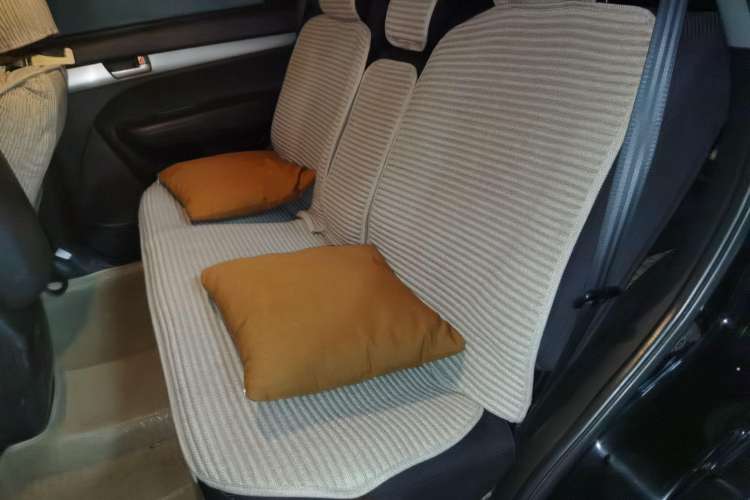 Used Kia Sorento 2012 2.4L Gasoline Comfort Edition Left Rear Seat