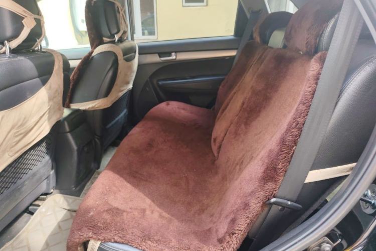 Used Kia Sorento 2012 2.4L Gasoline Supreme Edition Left Rear Seat
