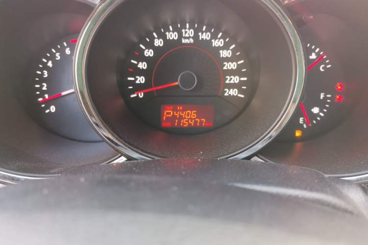 Used Kia Sorento 2012 2.4L Gasoline Comfort Edition Odometer Close Up