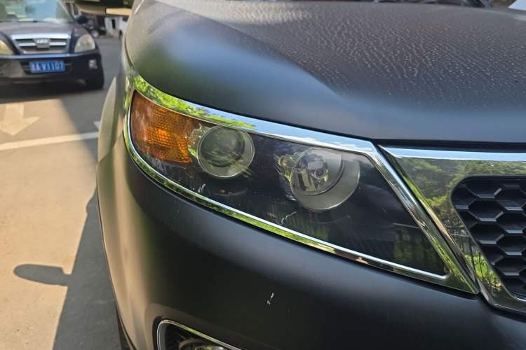 Used Kia Sorento 2012 2.4L Gasoline Luxury Edition Right Front Headlight