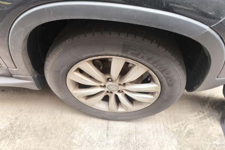 Used Kia Sorento 2012 2.4L Gasoline Luxury Edition Right Front Wheel Hub