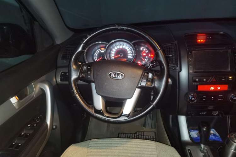 Used Kia Sorento 2012 2.4L Gasoline Comfort Edition Steering Wheel