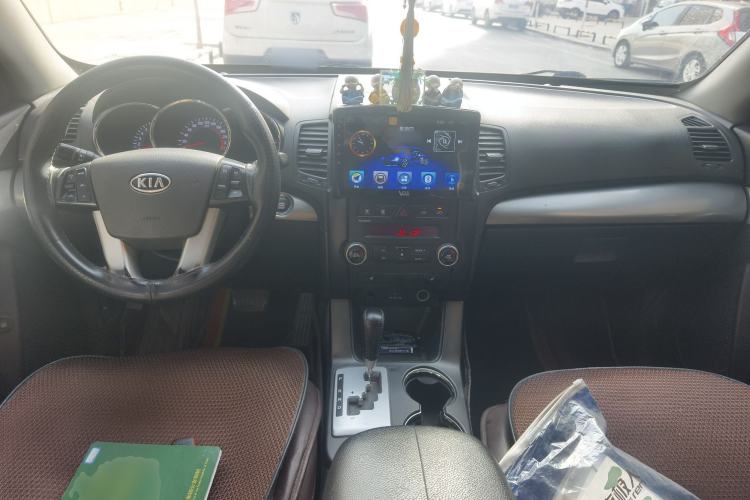 Used Kia Sorento 2012 2.4L Gasoline Supreme Edition Center Console