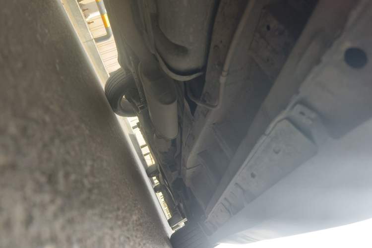 Used Kia Sorento 2012 2.4L Gasoline Supreme Edition Chassis Rear Right