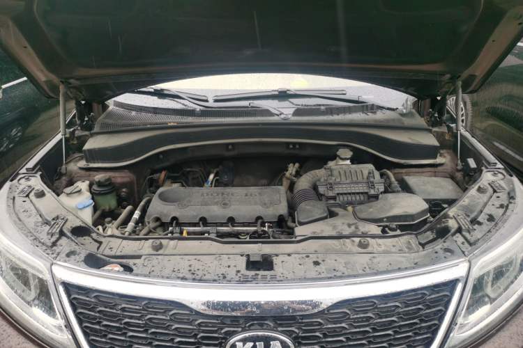 Used Kia Sorento 2012 2.4L Gasoline Comfort Edition Engine Bay