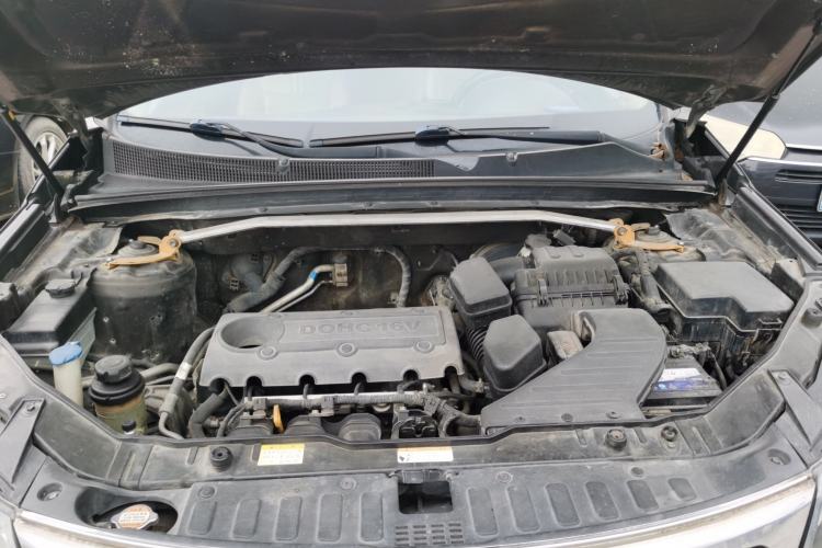 Used Kia Sorento 2012 2.4L Gasoline Supreme Edition Engine Bay