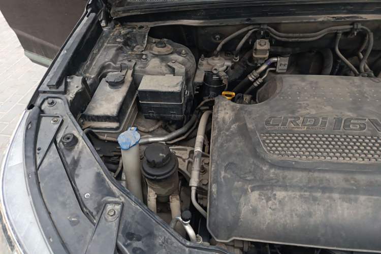 Used Kia Sorento 2012 2.2T Diesel Supreme Edition Engine Bay Right