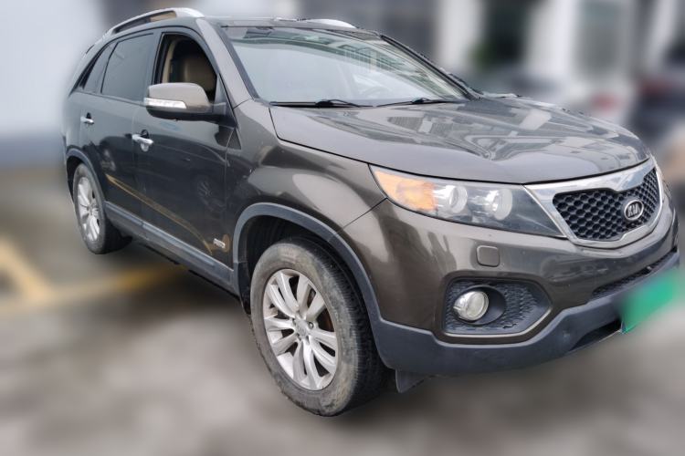 Used Kia Sorento 2012 2.4L Gasoline Supreme Edition Front Right 45 Deg