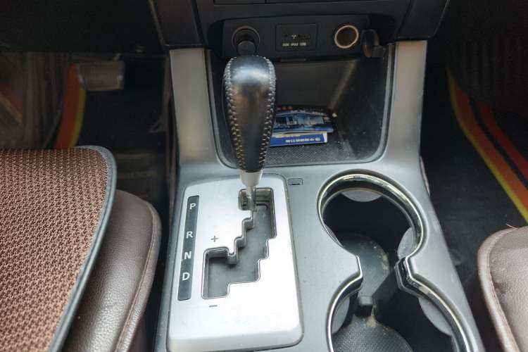 Used Kia Sorento 2012 2.4L Gasoline Supreme Edition Gear Lever