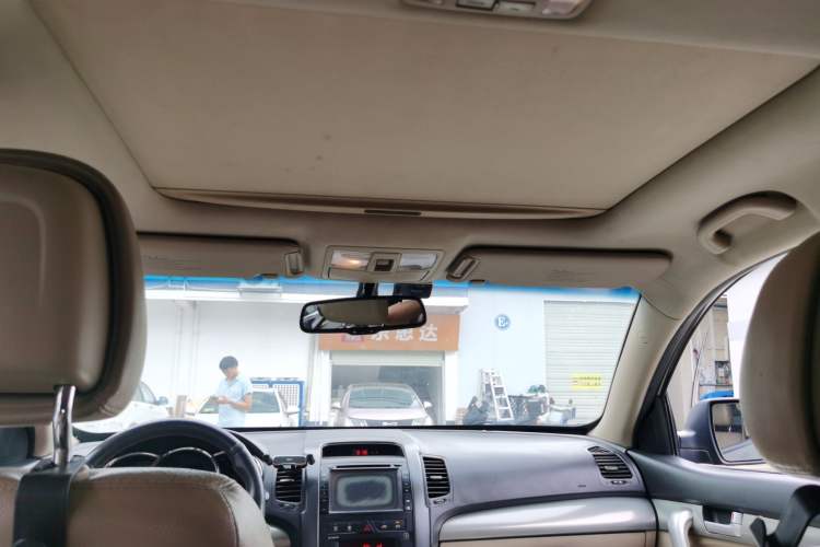 Used Kia Sorento 2012 2.4L Gasoline Supreme Edition Headliner