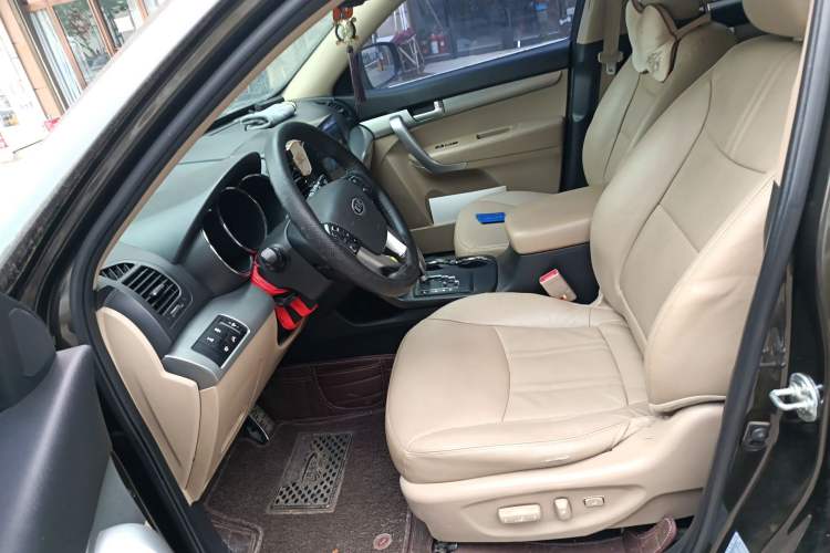 Used Kia Sorento 2012 2.2T Diesel Supreme Edition Left Front Seat