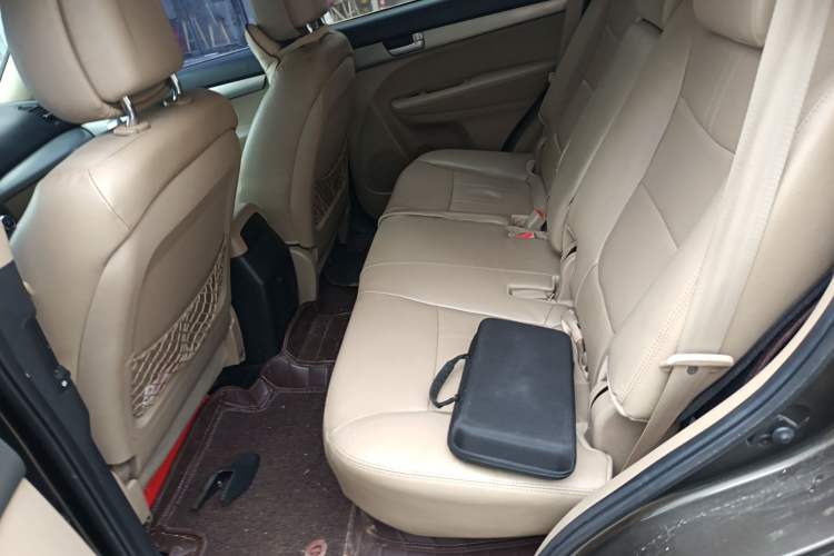 Used Kia Sorento 2012 2.2T Diesel Supreme Edition Left Rear Seat